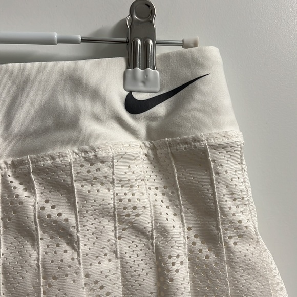 Nike Pleated Mesh Skort - Picture 3 of 7